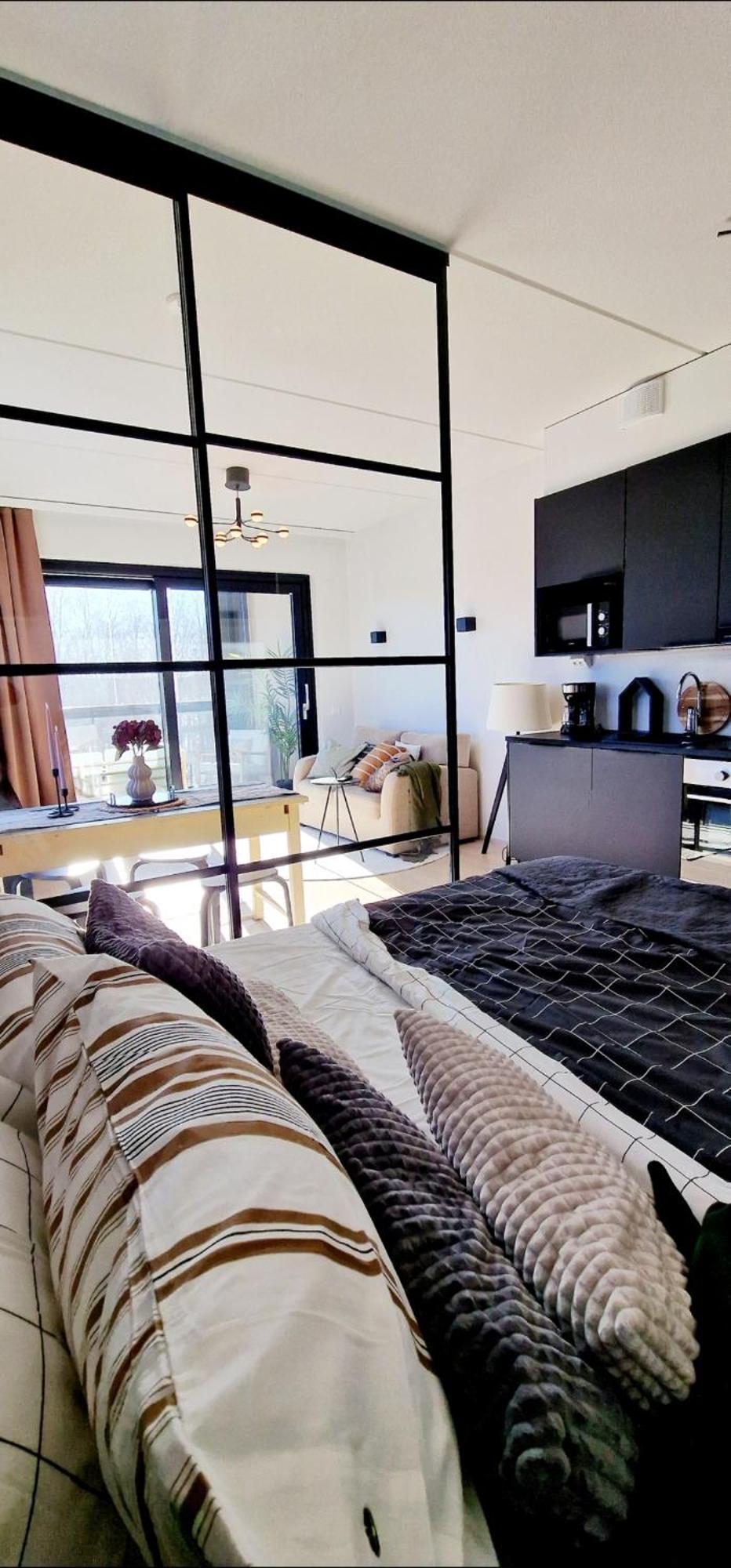 Modern Apartment Near Tampereen Messukeskus, With Own Private And Free Parking 外观 照片