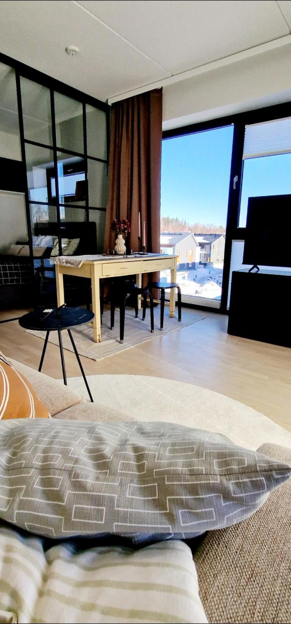 Modern Apartment Near Tampereen Messukeskus, With Own Private And Free Parking 外观 照片